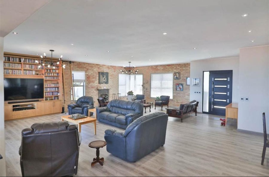 4 Bedroom Property for Sale in Berghof Western Cape